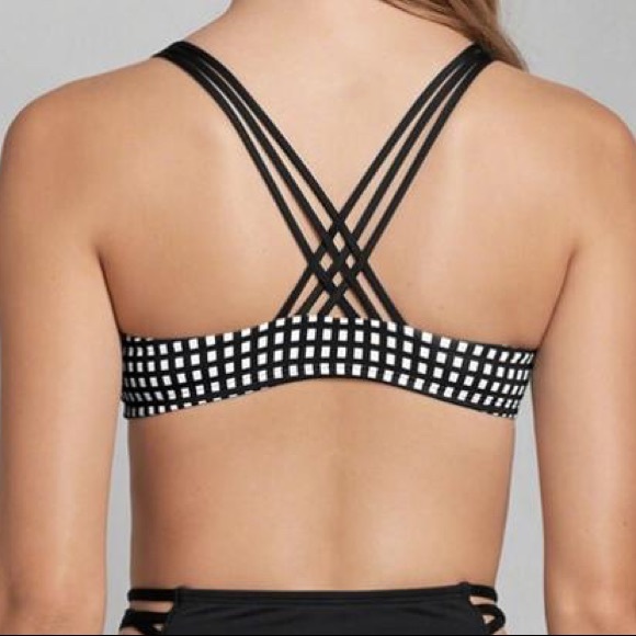 a&f • black & white checkered bikini top - Picture 2 of 6